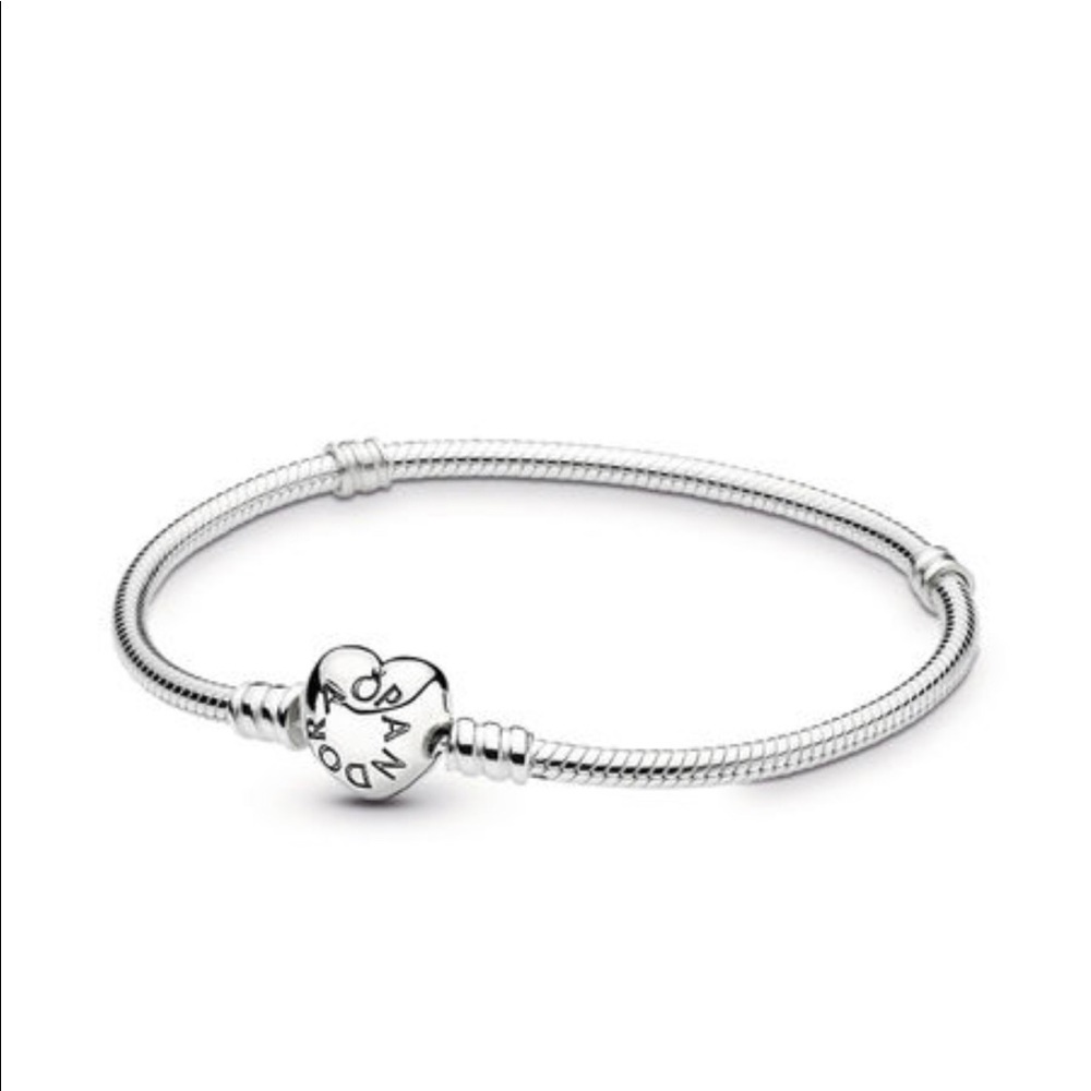 NEW! Pandora silver bracelet w heart clasp